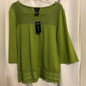 RQT SeaGreen Knit Top Size L (NWT)